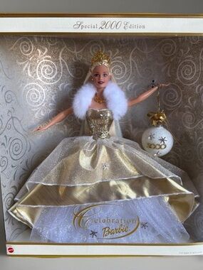Mattel Barbie Celebration Holiday Collector Doll 2000 Edition w/ Ornament